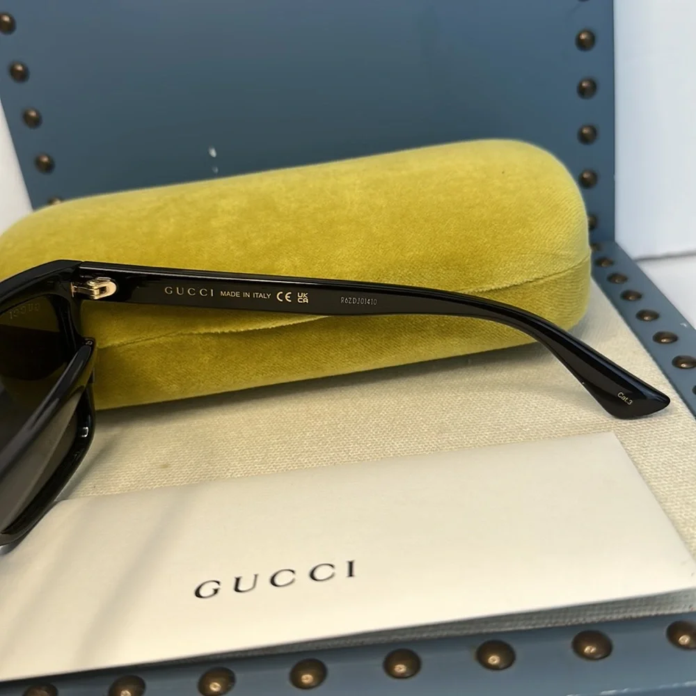 Gucci Eyewear GG0748s 001 oversized square-frame sunglasses